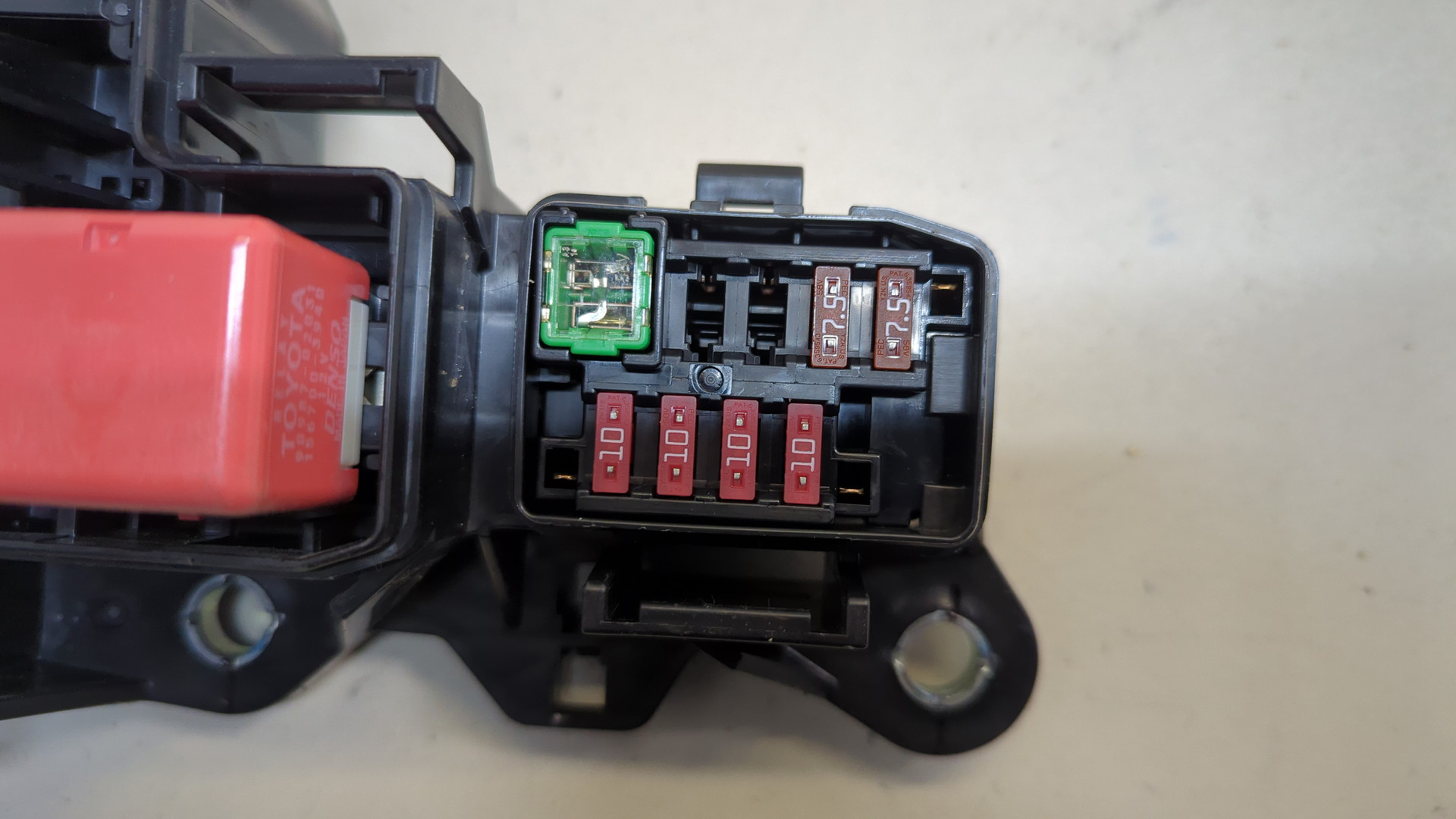 Блок предохранителей