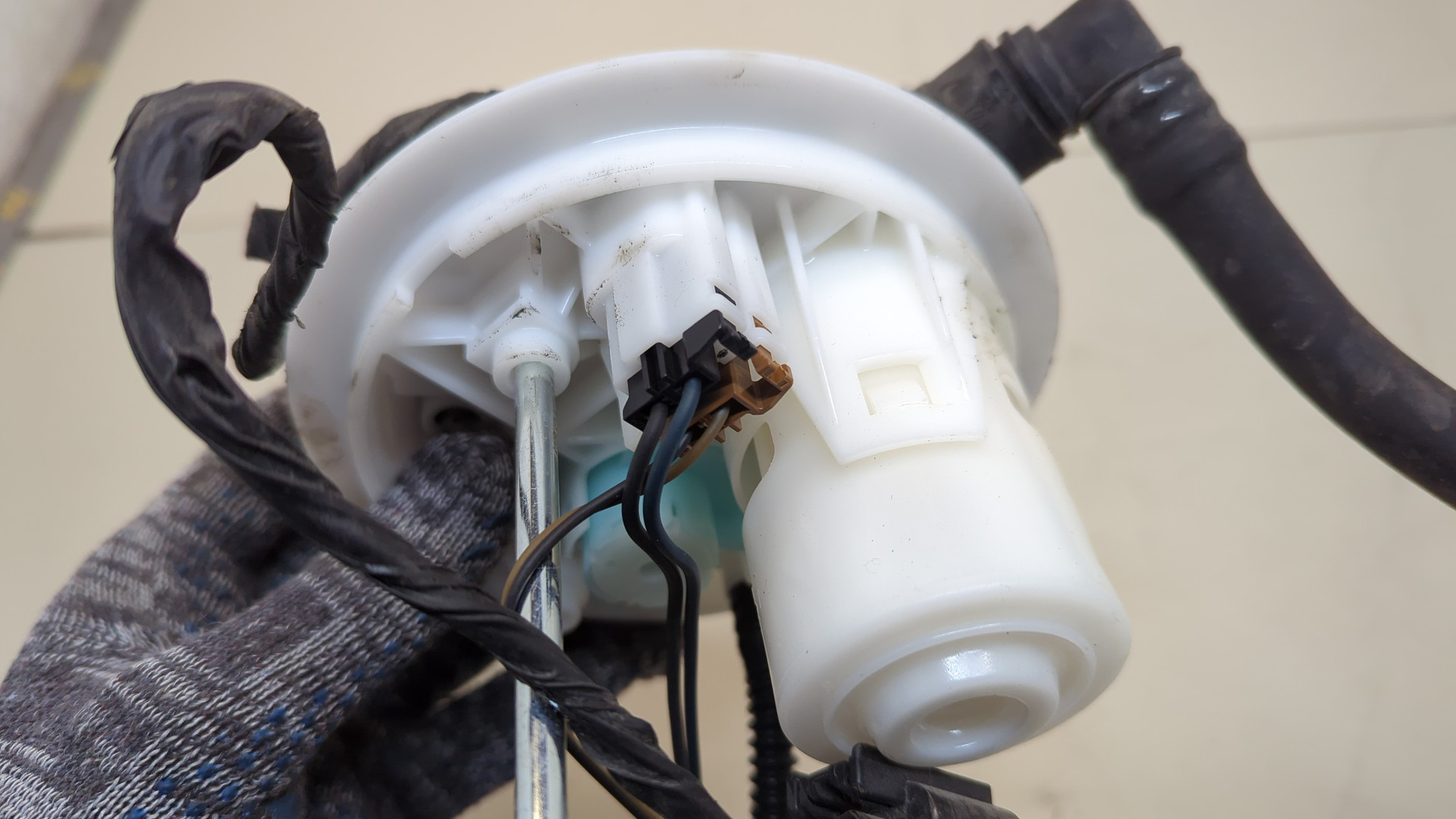 Насос топливный электрический