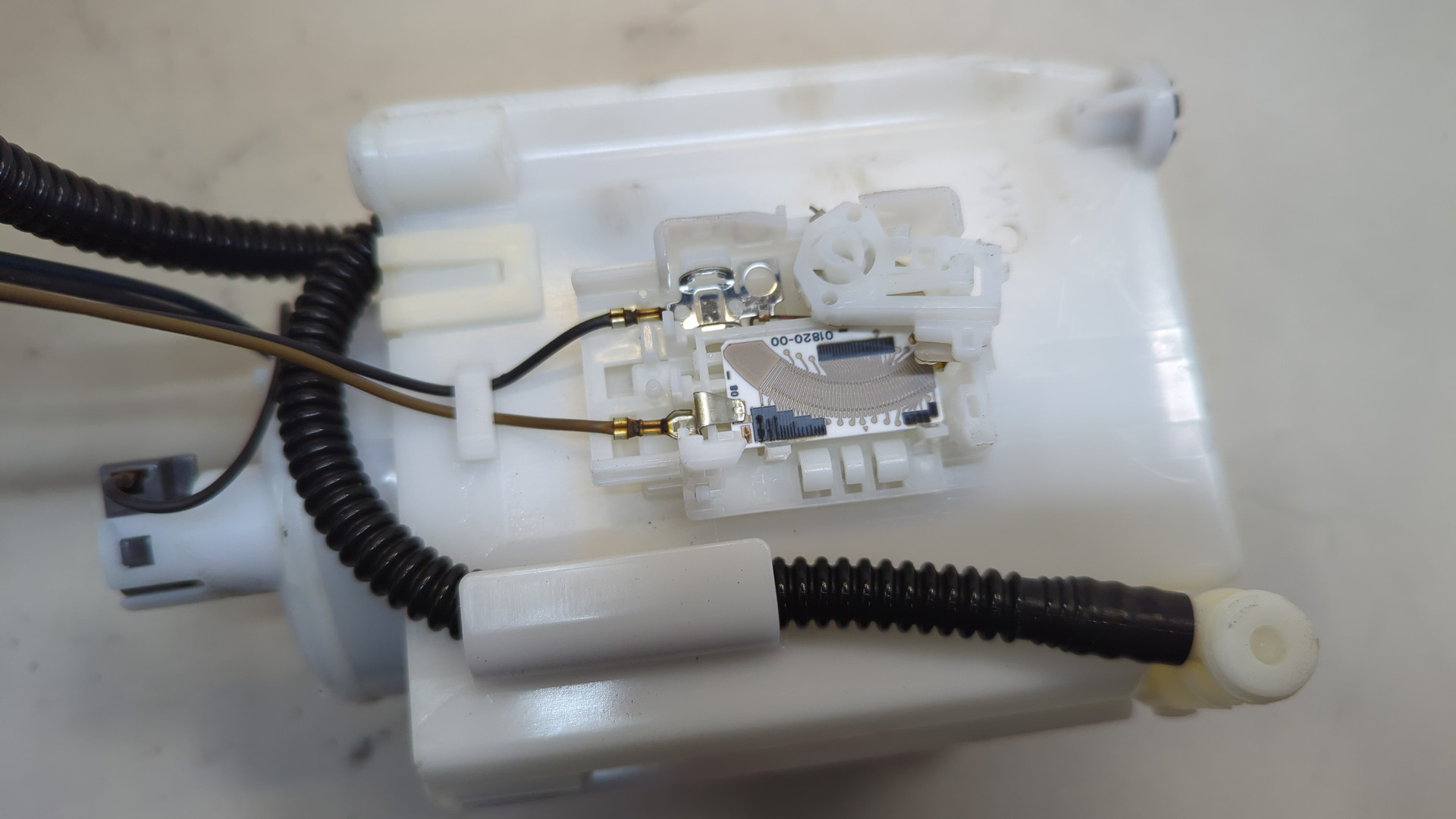 Насос топливный электрический