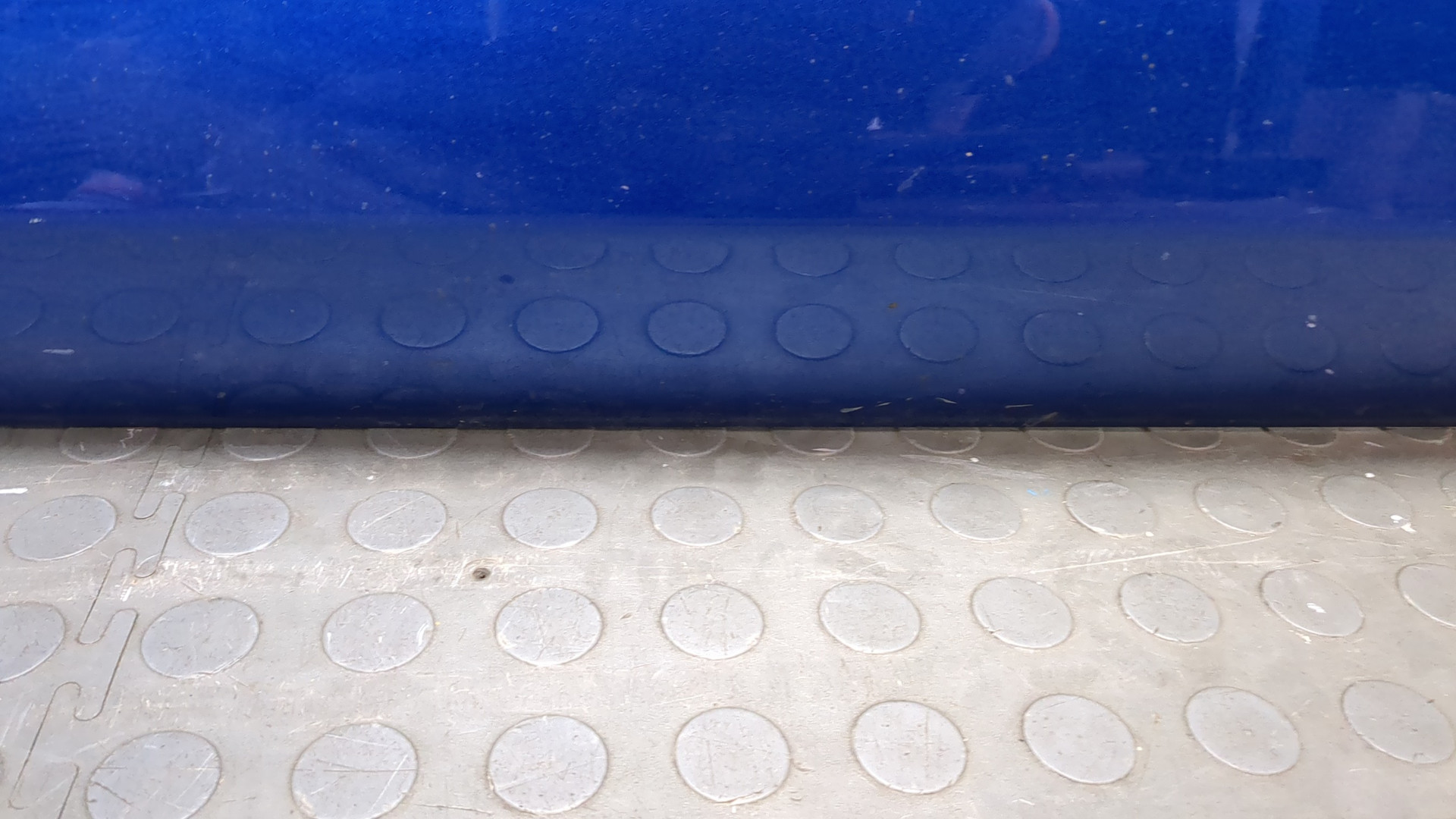 Дверь передняя левая