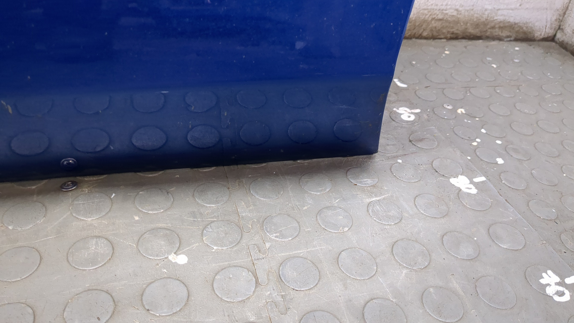 Дверь передняя левая