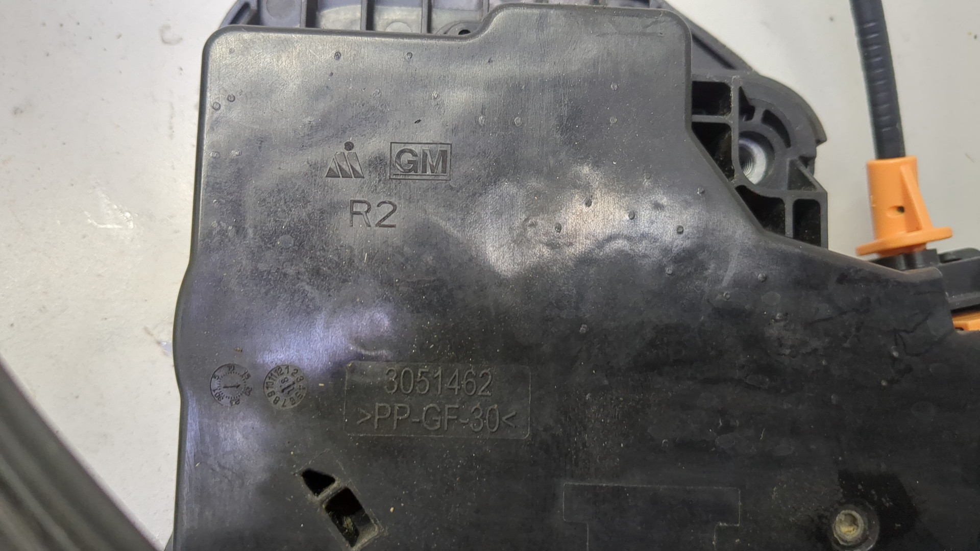 Замок двери передней правой