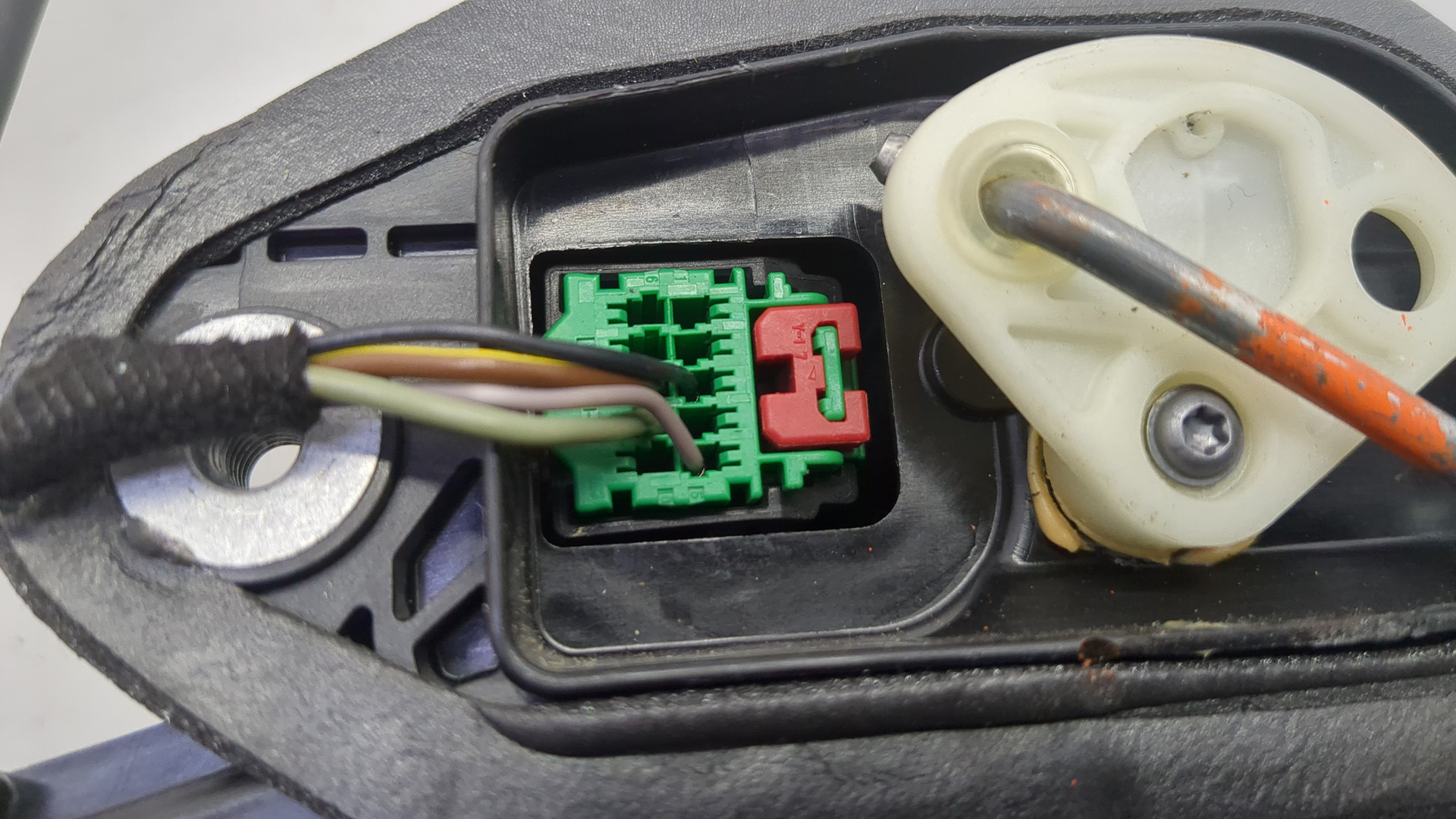 Замок двери задней правой