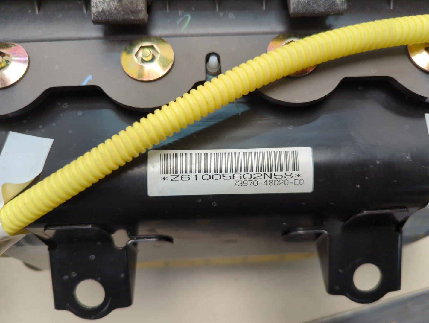 Подушка безопасности пассажирская (в торпедо)