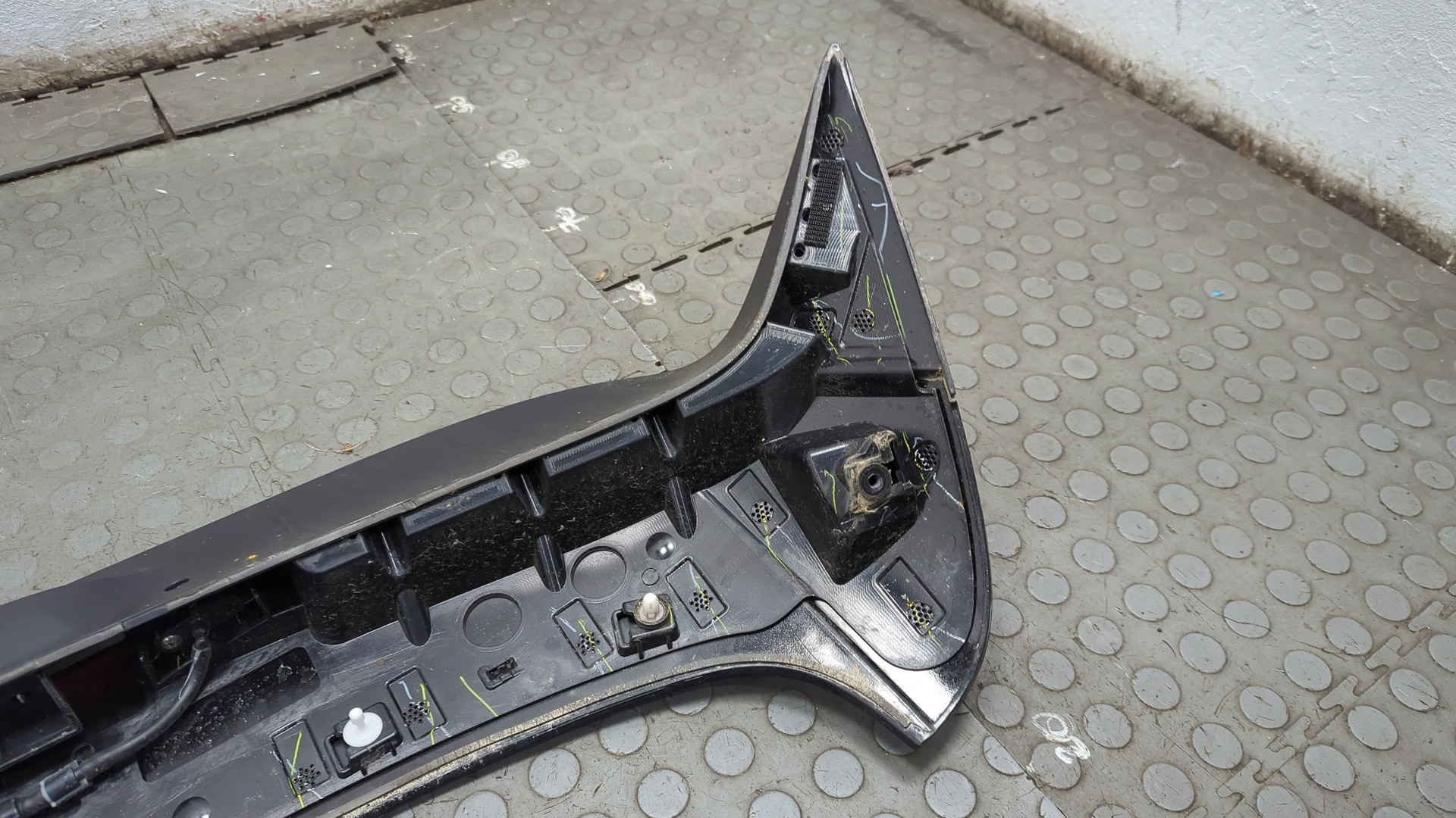 Спойлер переднего бампера