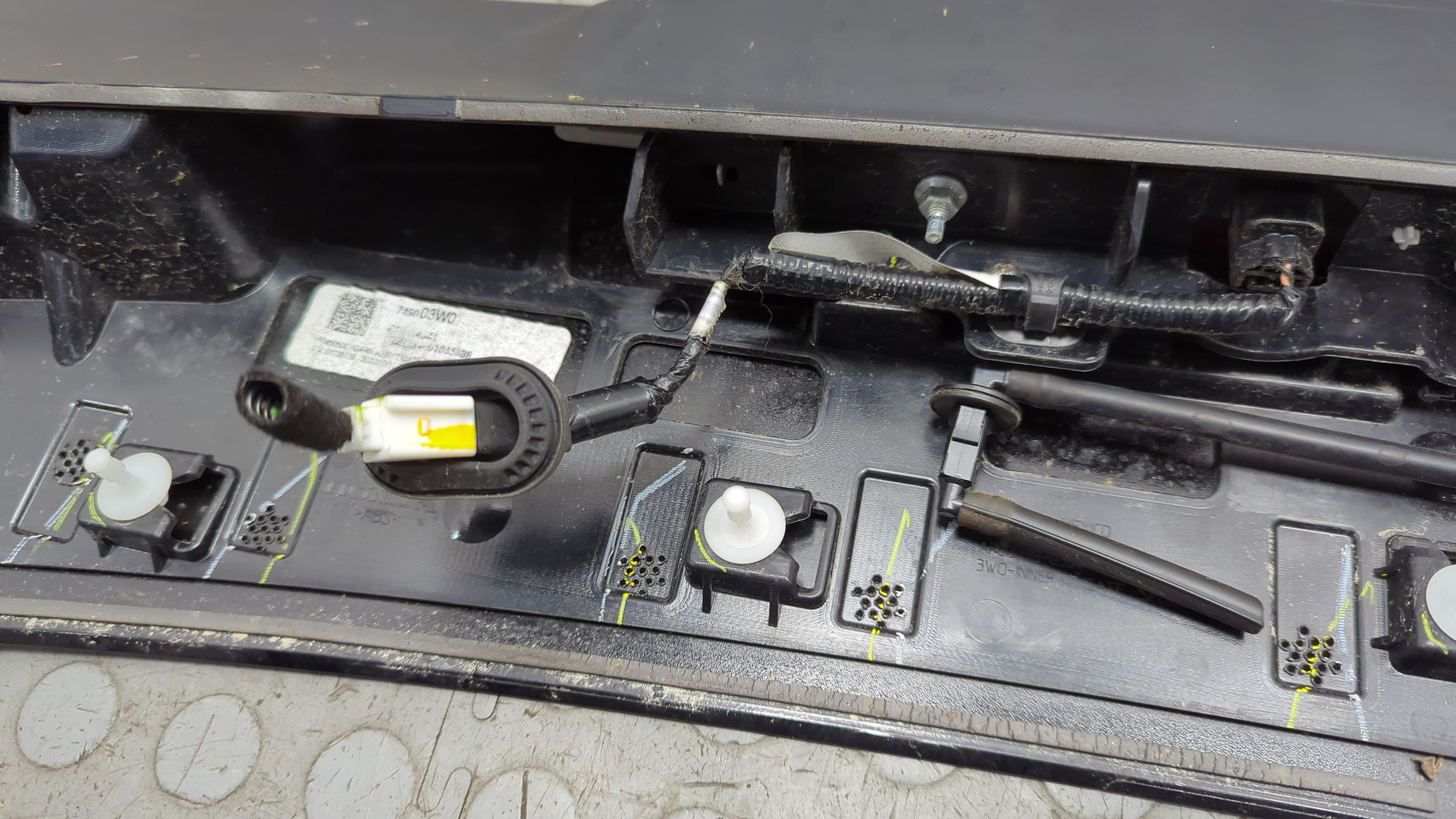 Спойлер переднего бампера