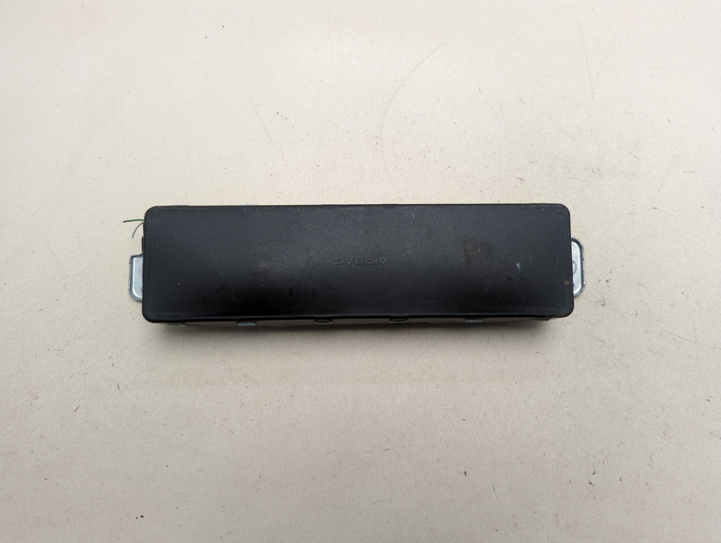 Подушка безопасности нижняя (для колен)