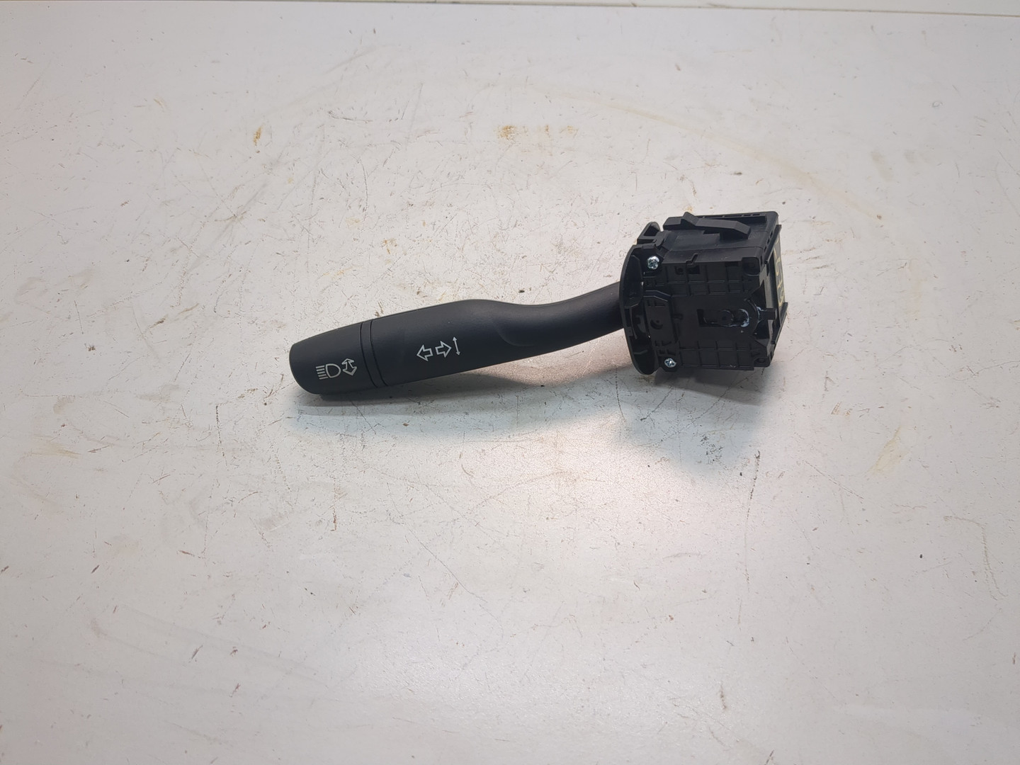 Переключатель поворотов подрулевой