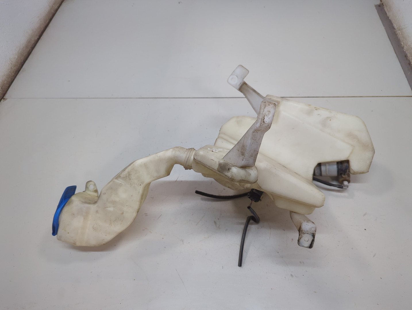 Бачок омывателя лобового стекла