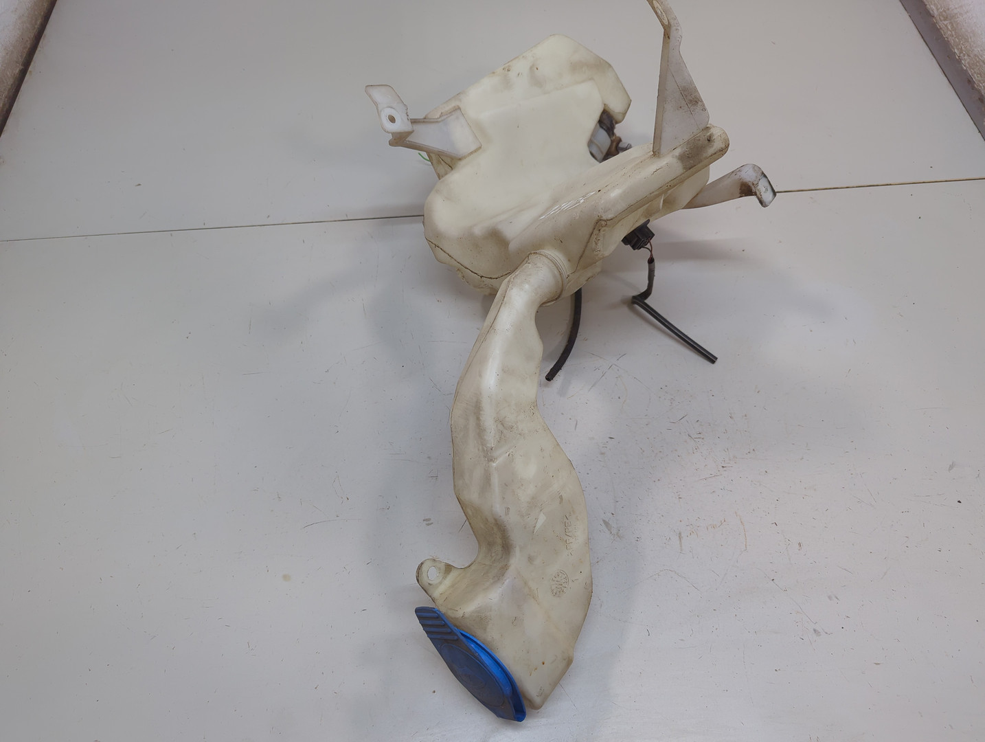 Бачок омывателя лобового стекла