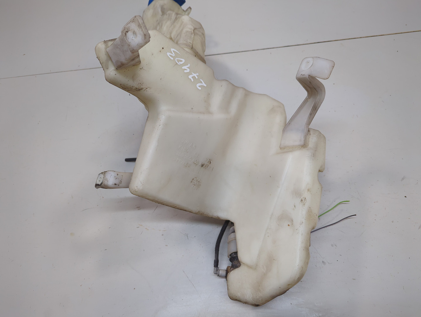 Бачок омывателя лобового стекла