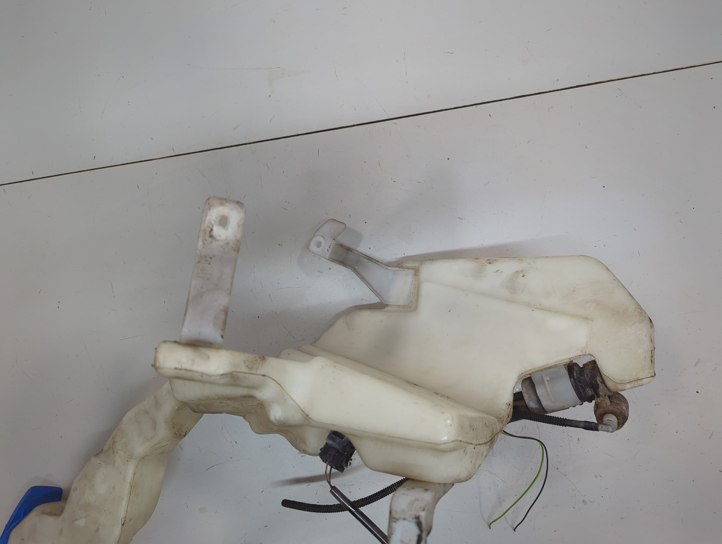 Бачок омывателя лобового стекла