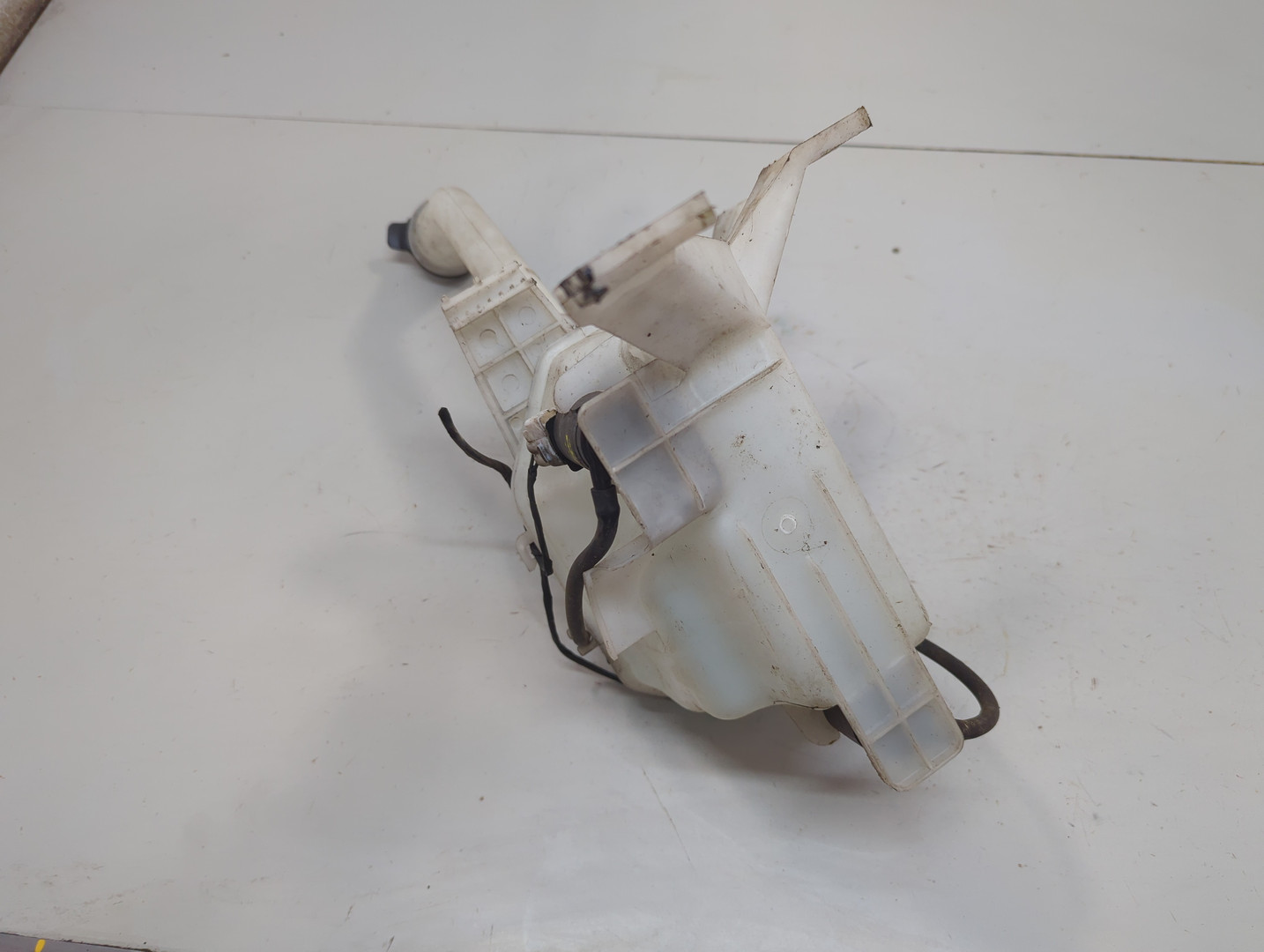 Бачок омывателя лобового стекла