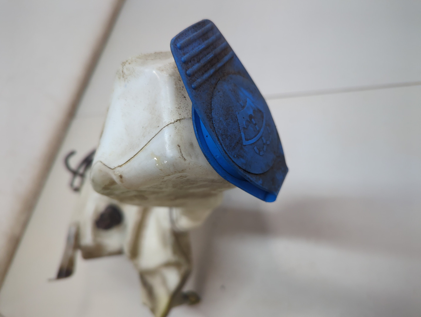 Бачок омывателя лобового стекла