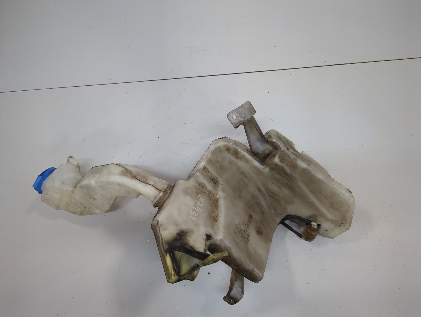 Бачок омывателя лобового стекла