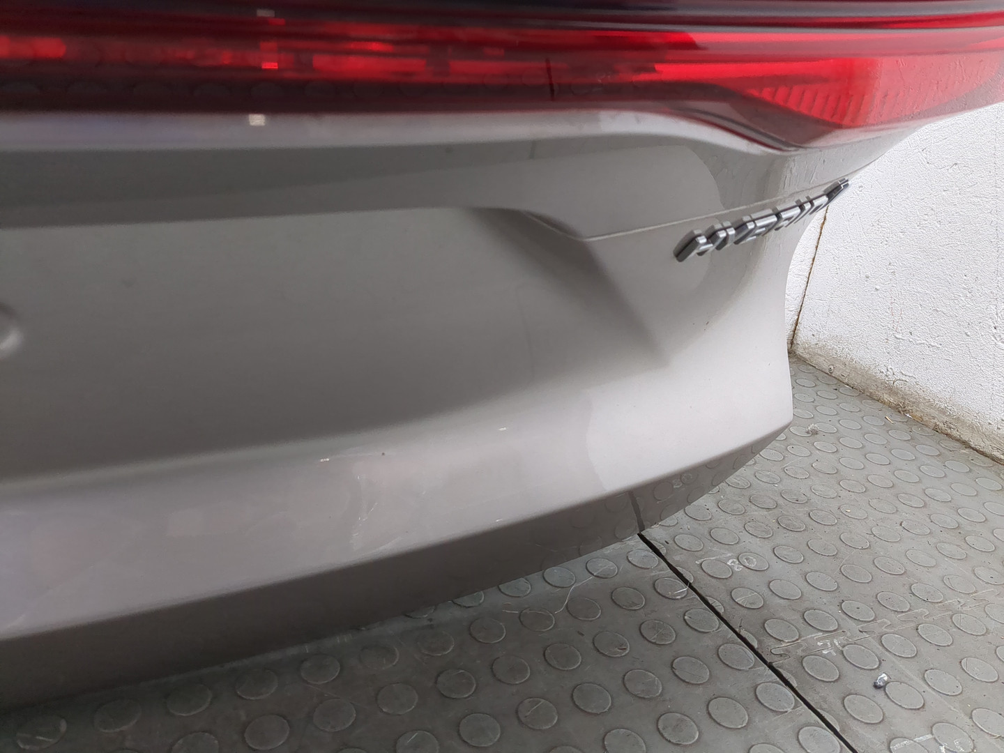 Дверь багажника