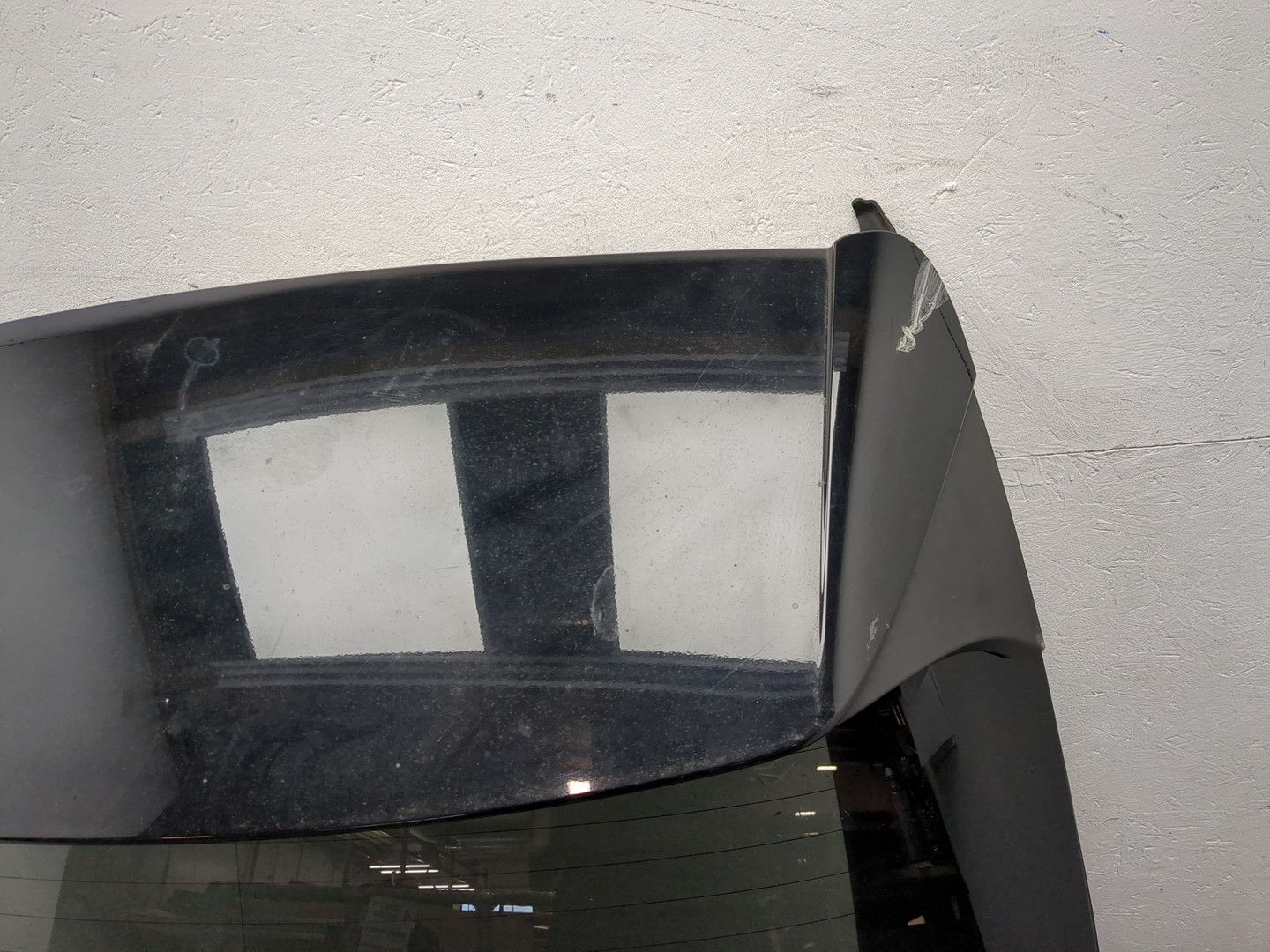 Дверь багажника