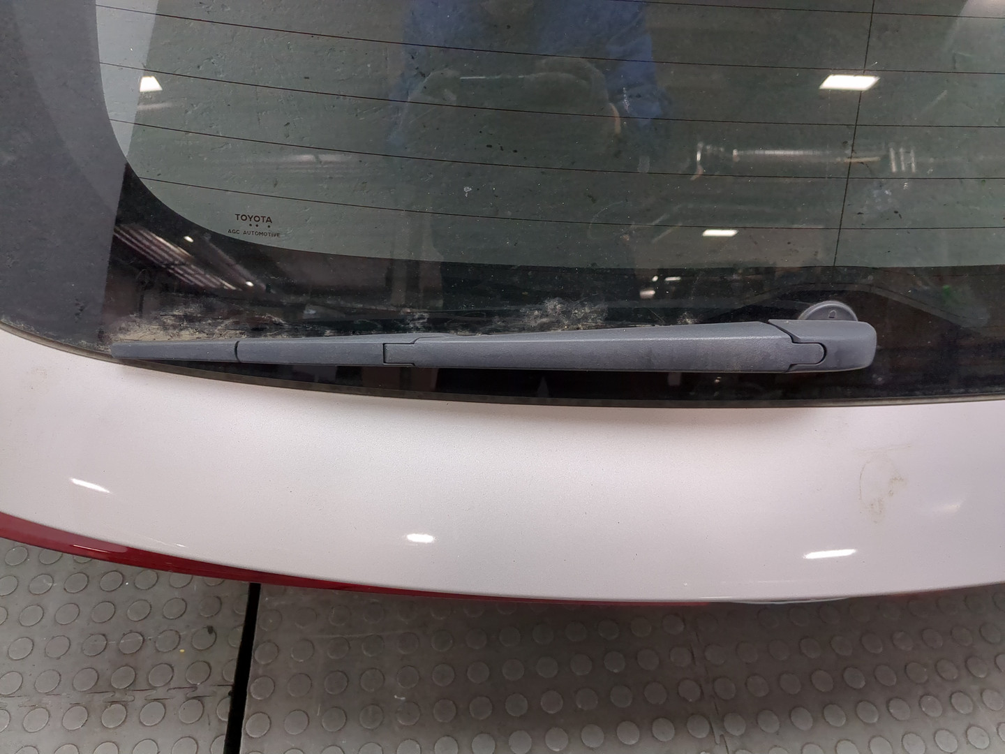 Дверь багажника