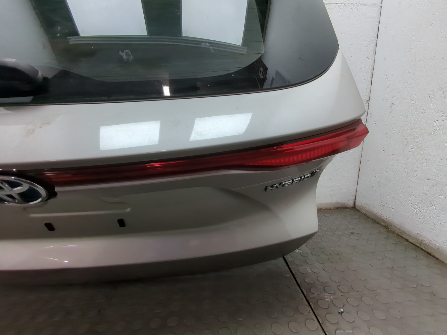 Дверь багажника