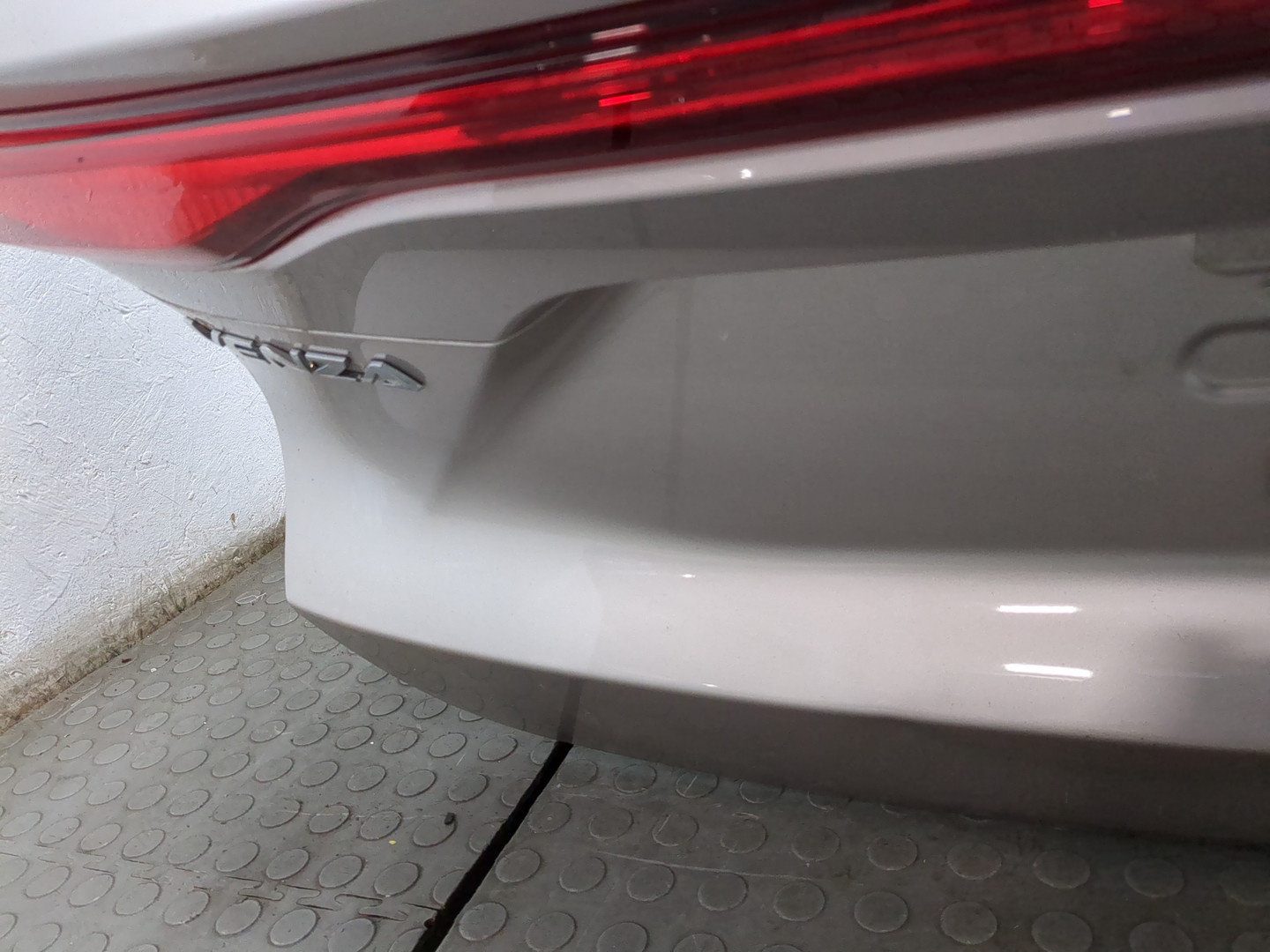 Дверь багажника