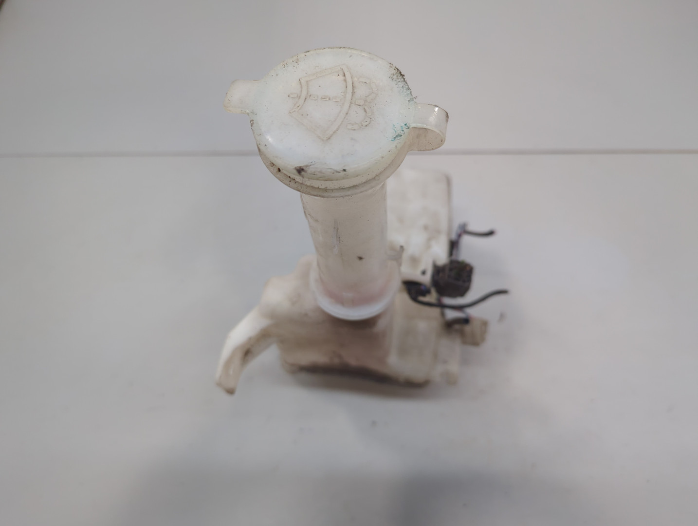 Бачок омывателя лобового стекла