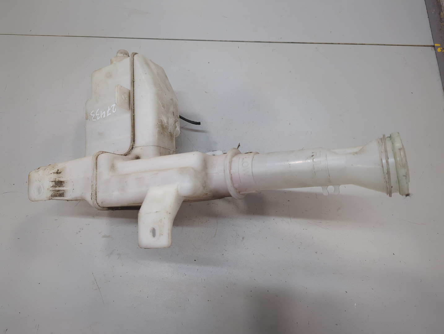 Бачок омывателя лобового стекла