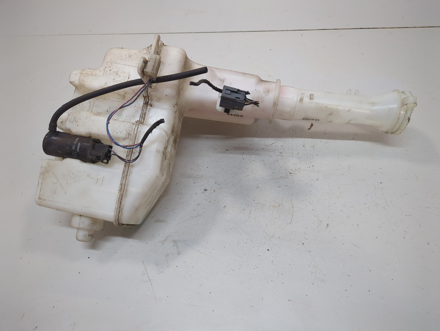 Бачок омывателя лобового стекла