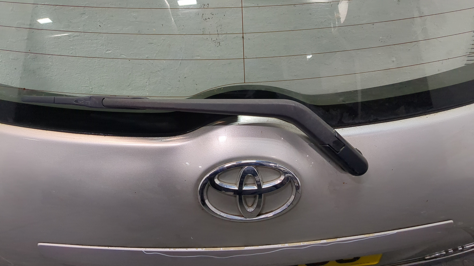 Дверь багажника