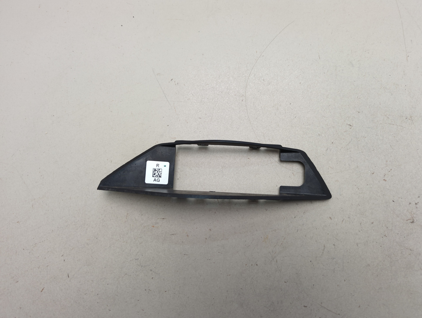 Кронштейн заднего бампера правый