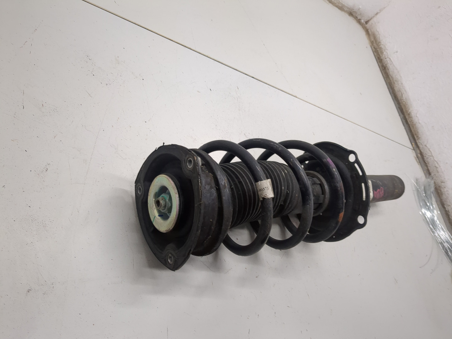 Амортизатор передний