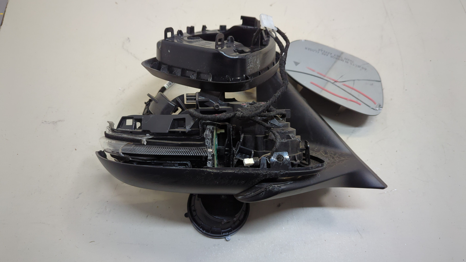 Зеркало правое электрическое