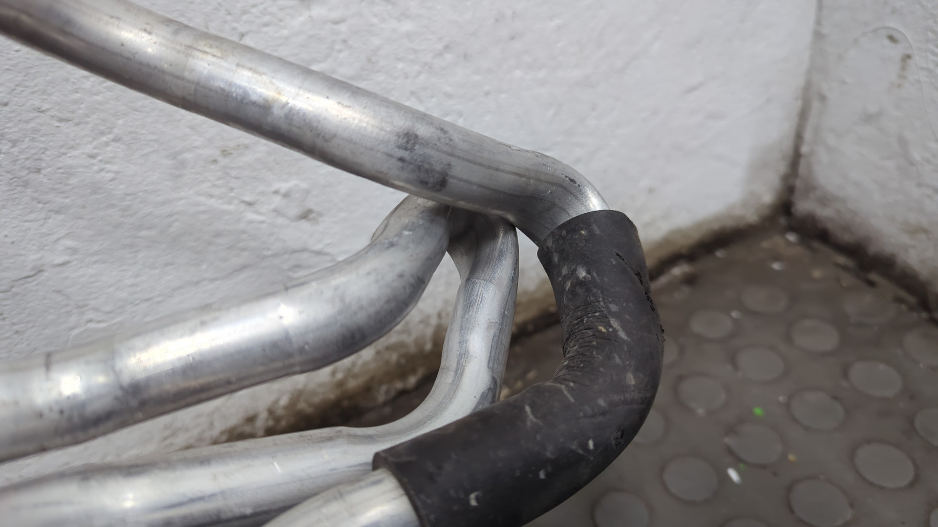 Трубка системы охлаждения