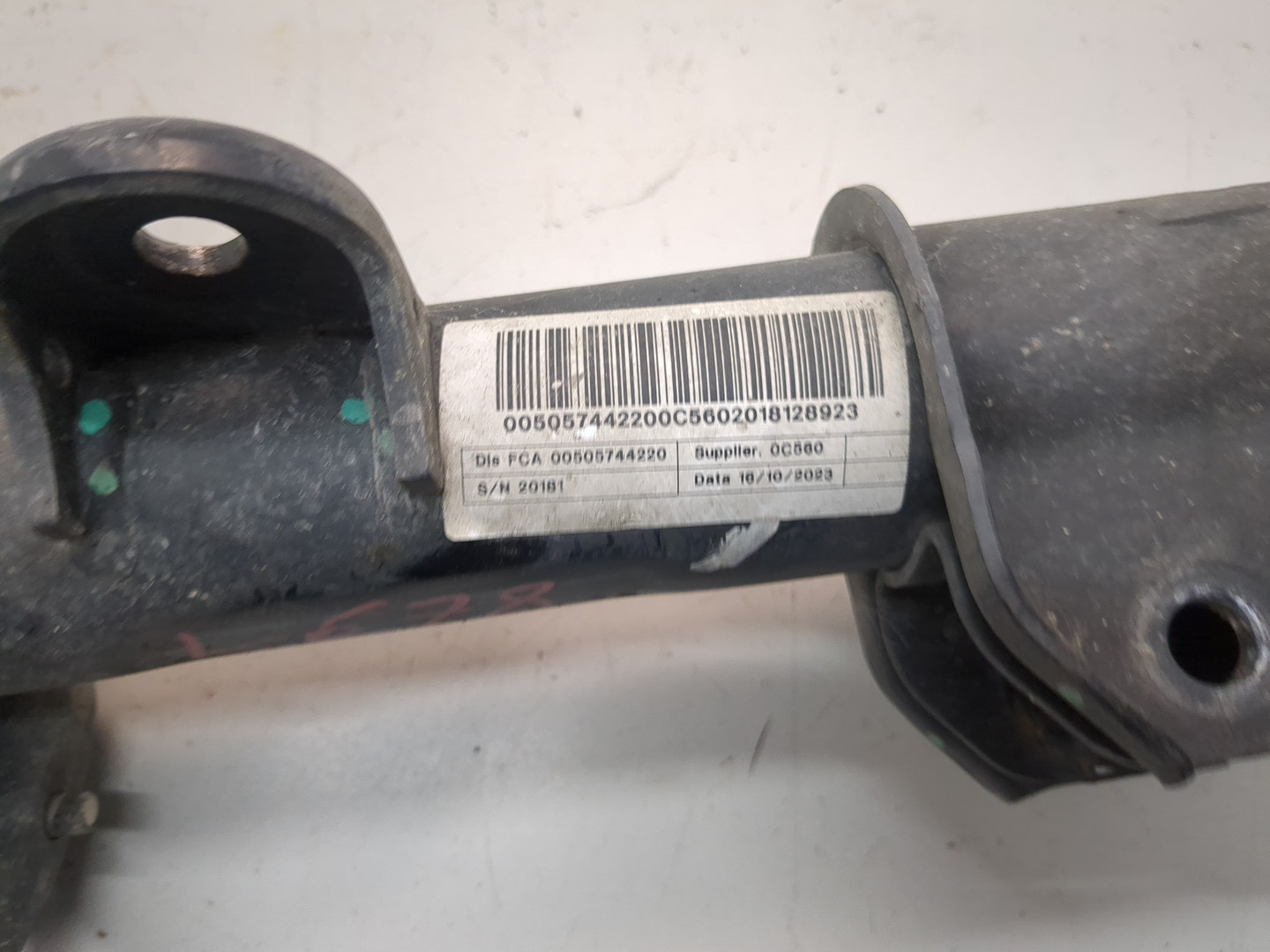 Амортизатор передний левый