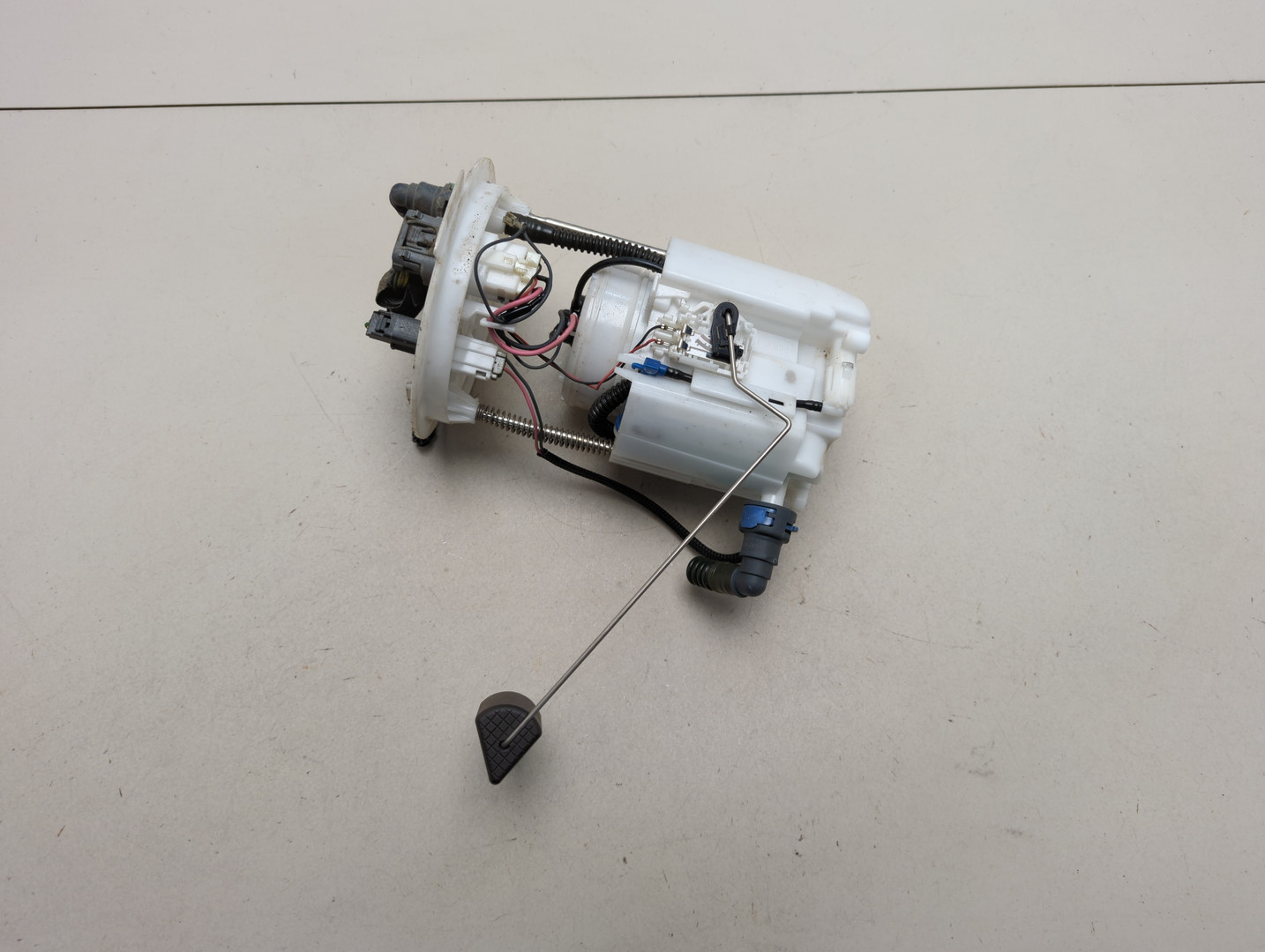 Насос топливный электрический