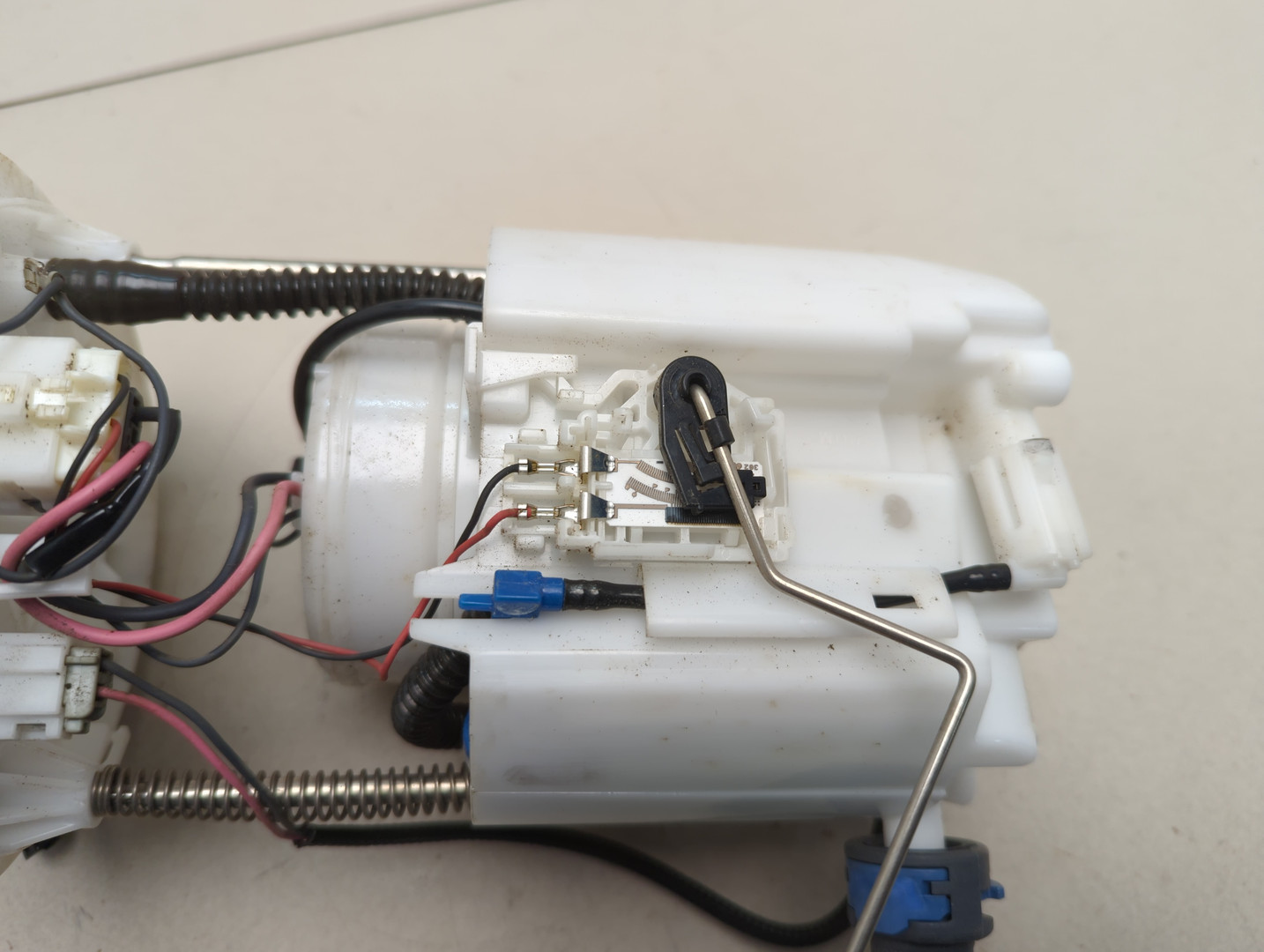 Насос топливный электрический