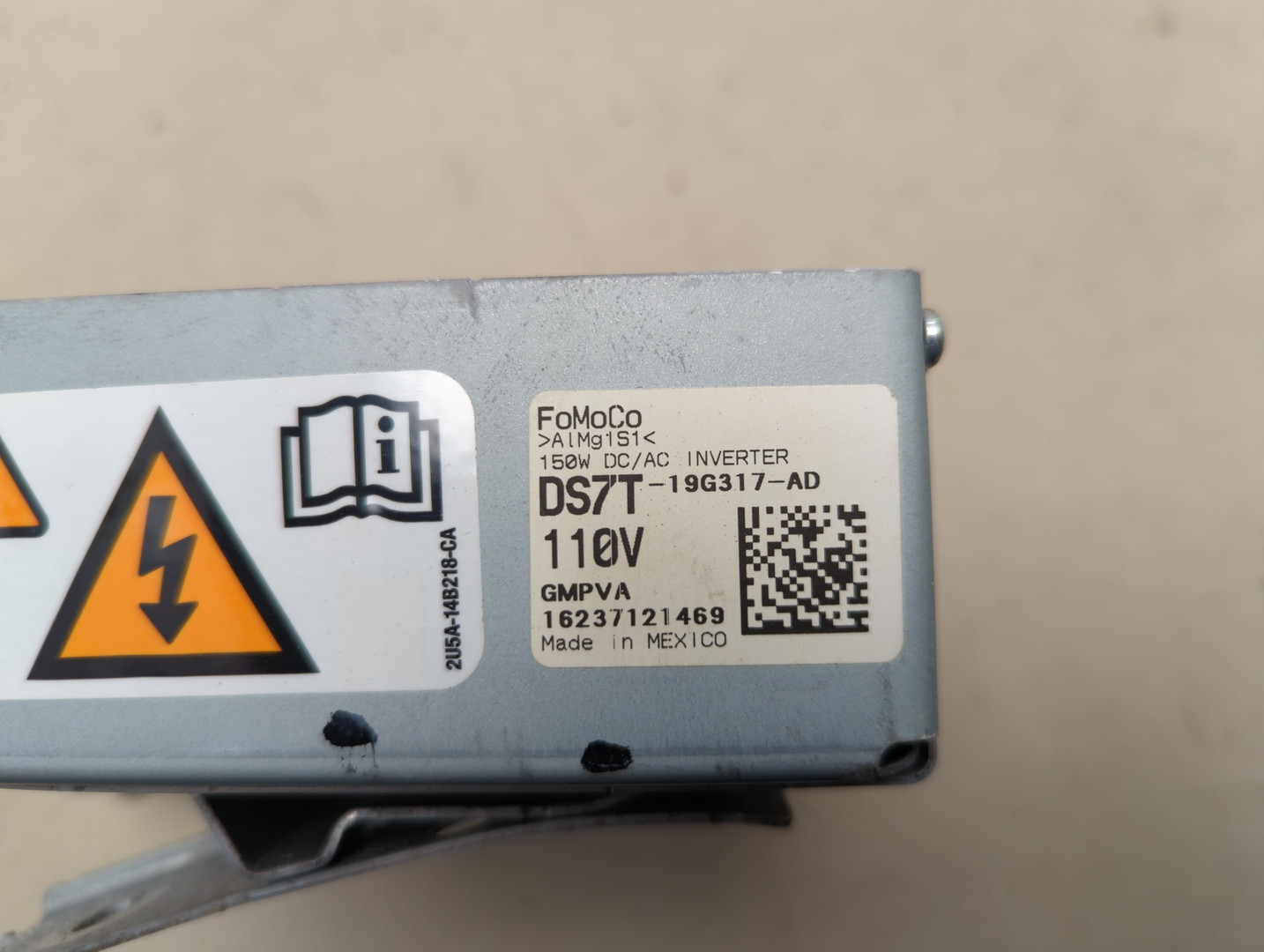 Преобразователь напряжения (адаптер)