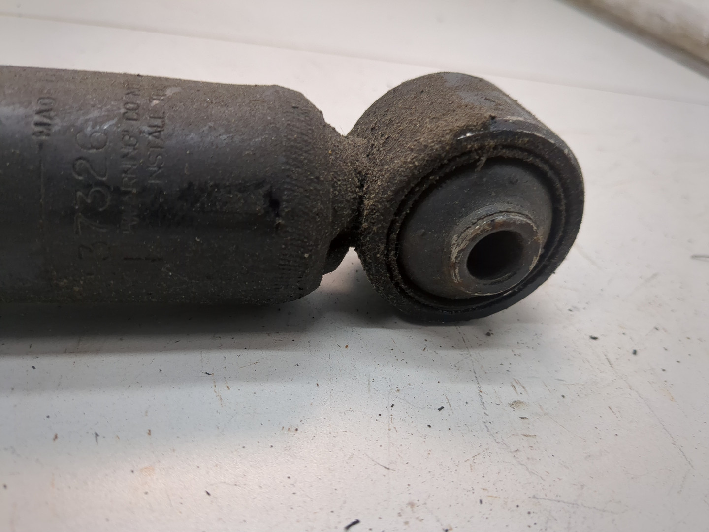 Амортизатор задний (стойка)