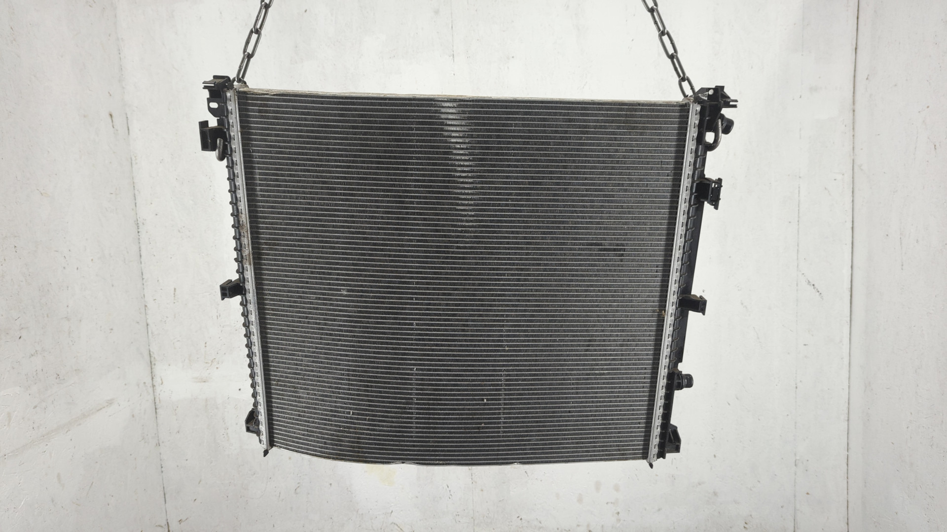 Радиатор охлаждения двигателя основной