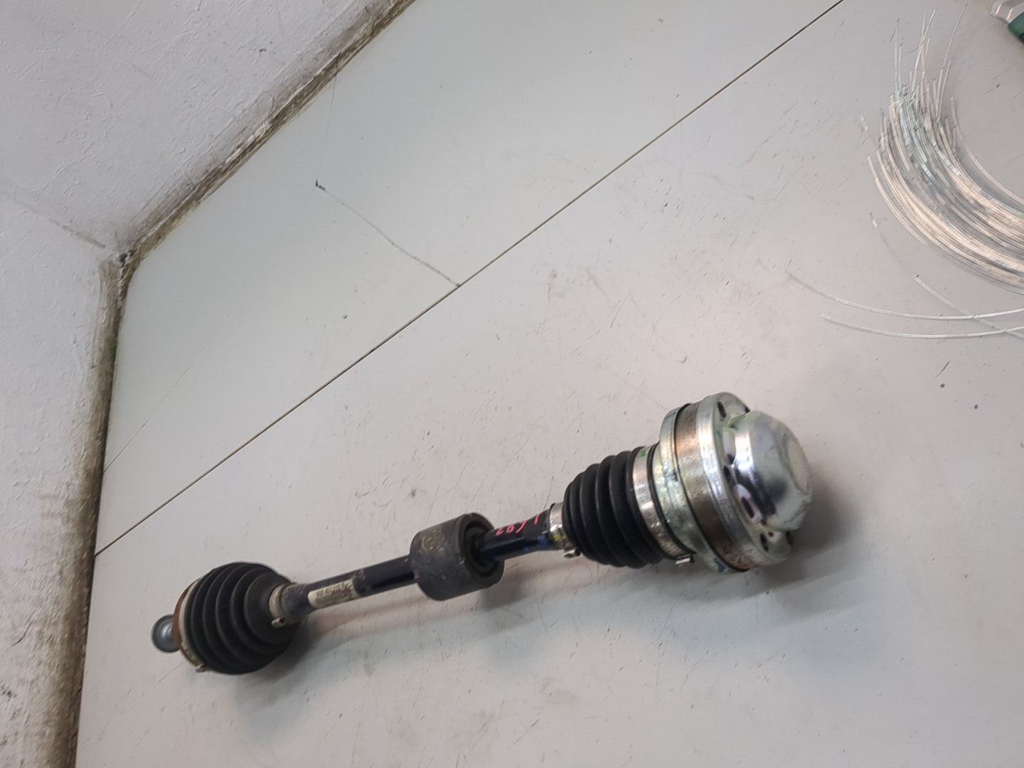 Полуось передняя правая