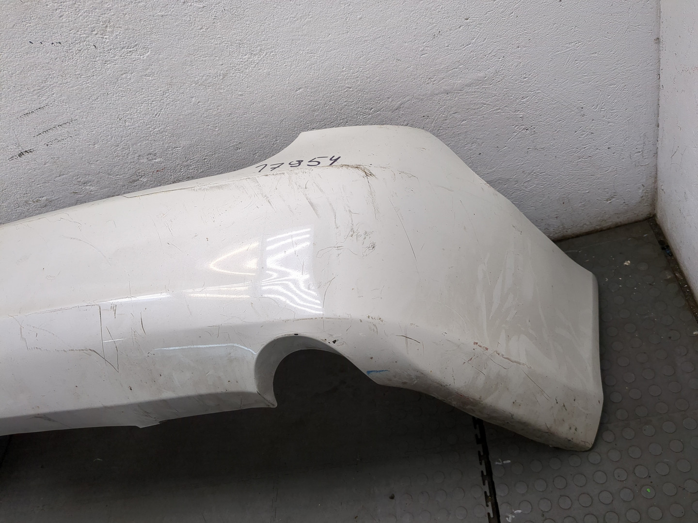 Бампер задний