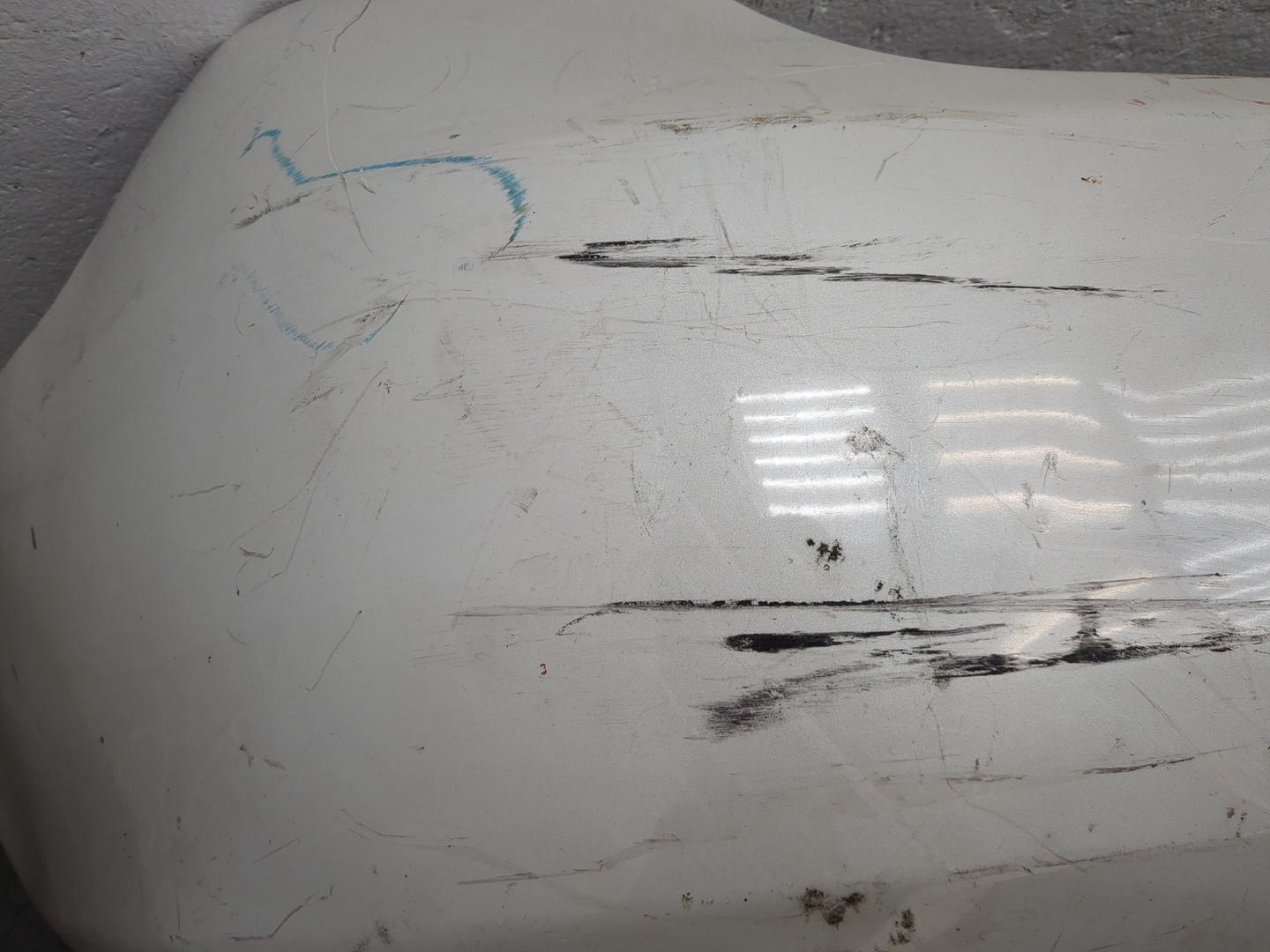 Бампер задний