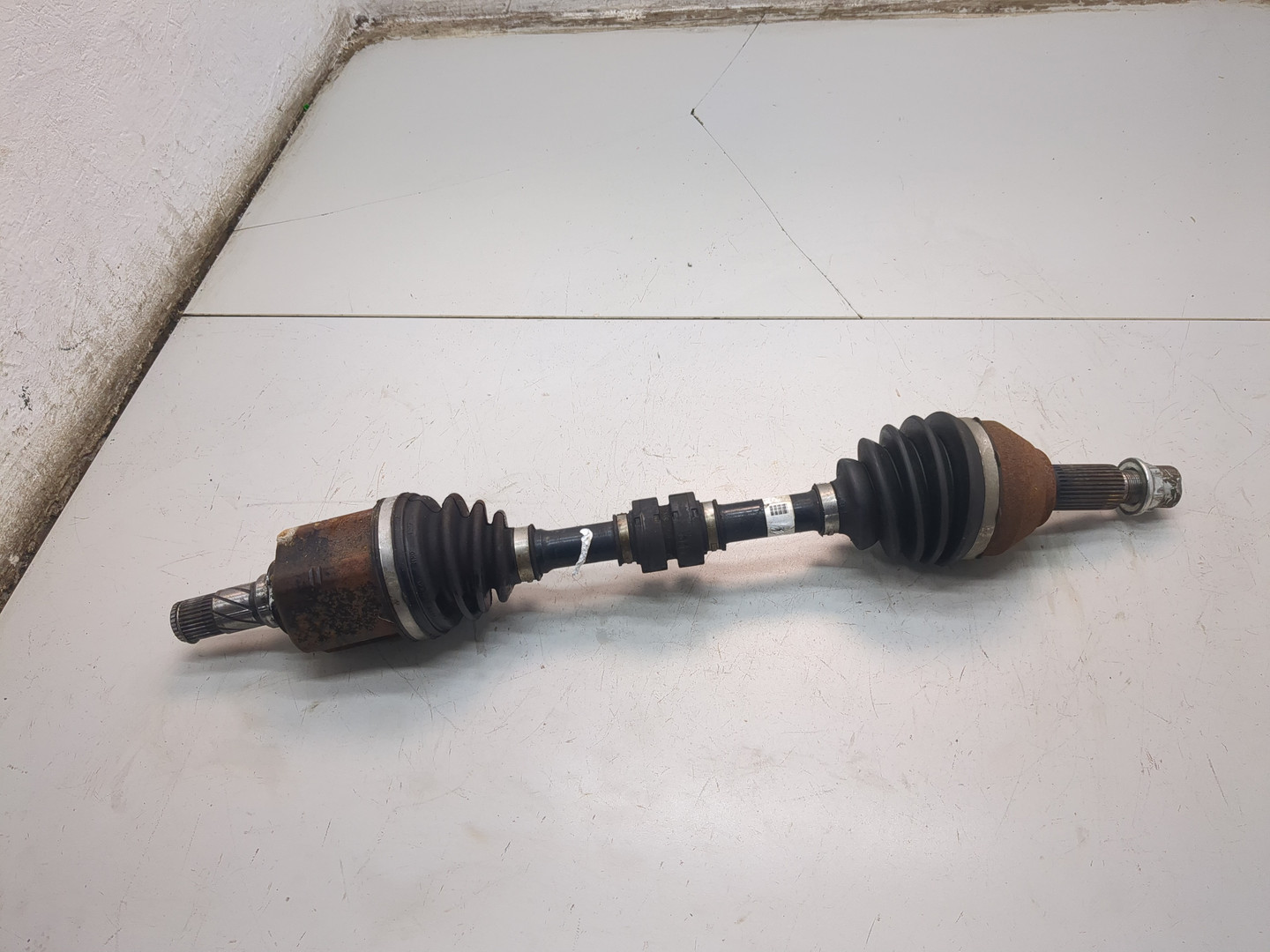 Полуось передняя левая