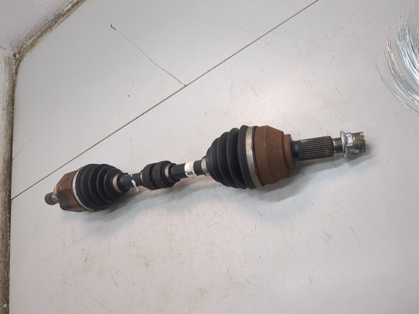 Полуось передняя левая