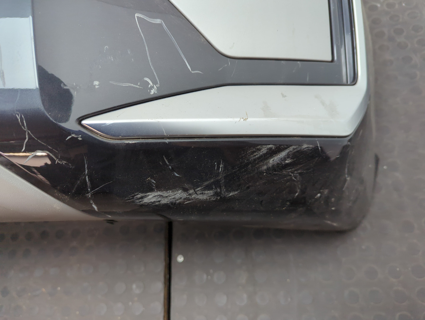 Бампер задний