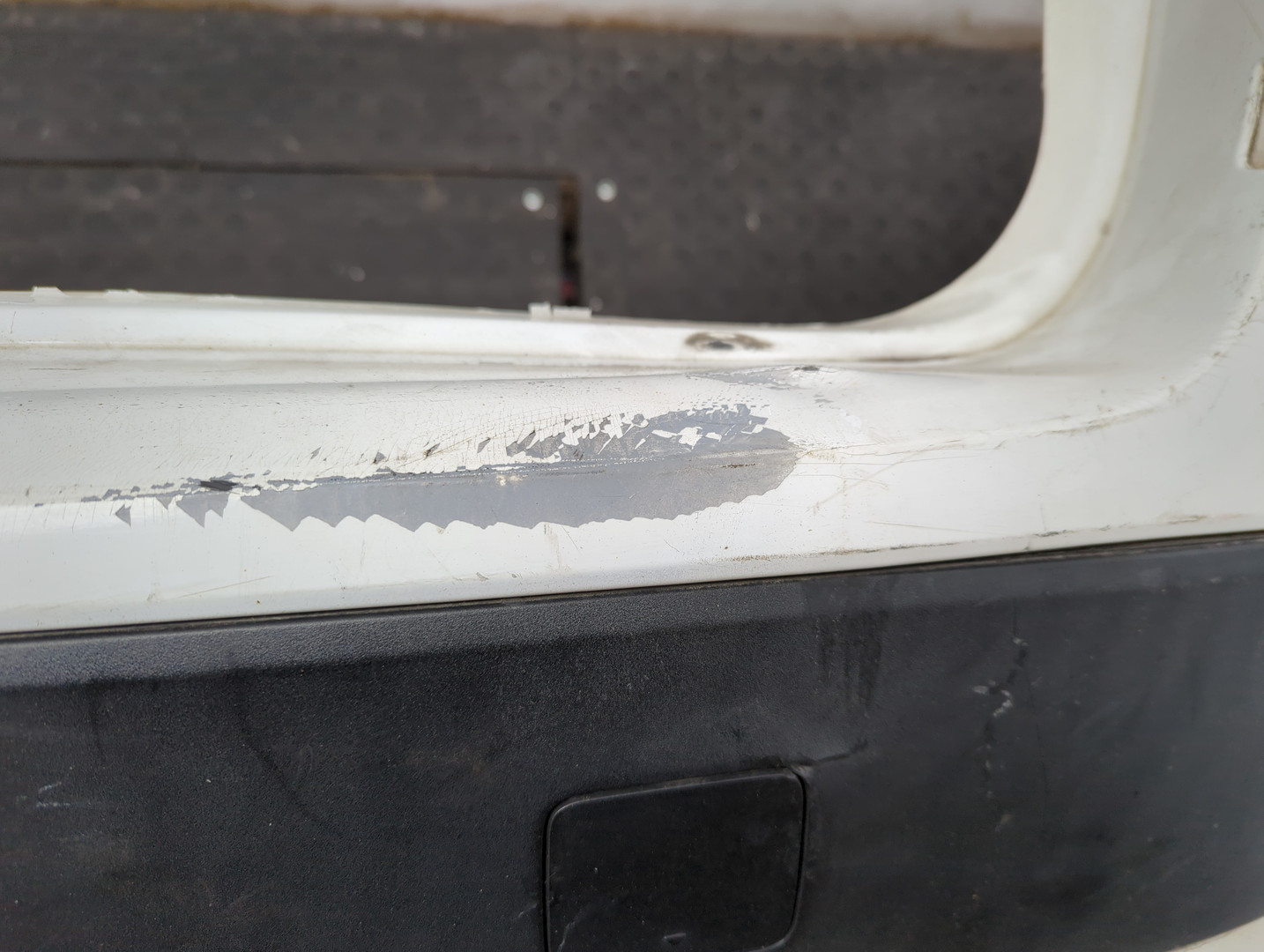 Бампер задний