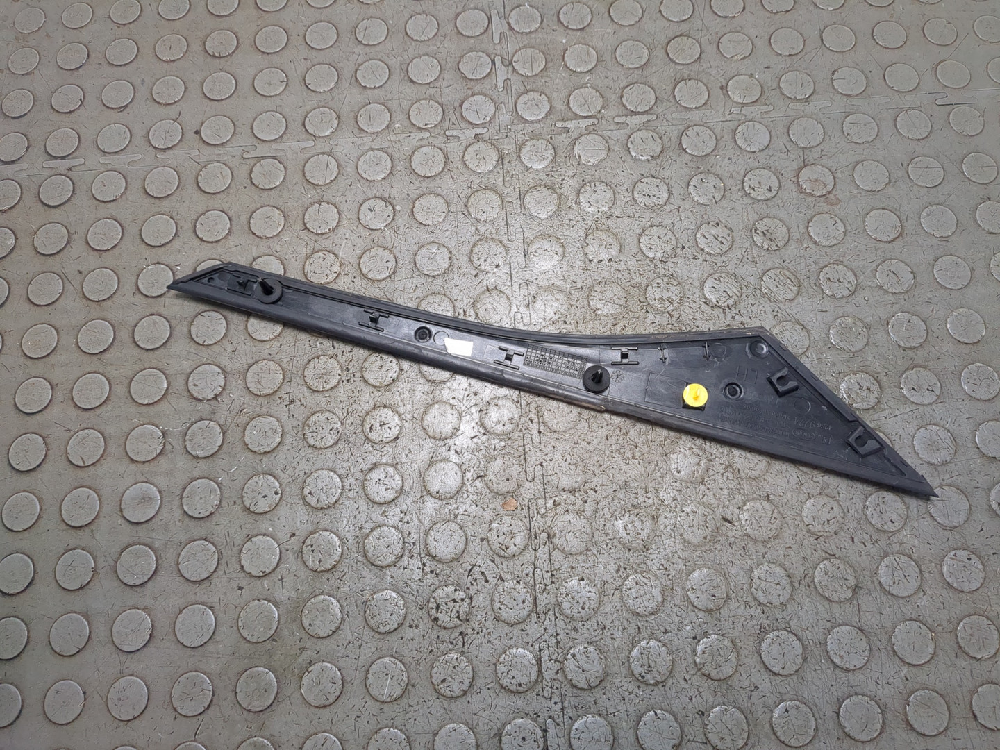 Накладка заднего крыла левого