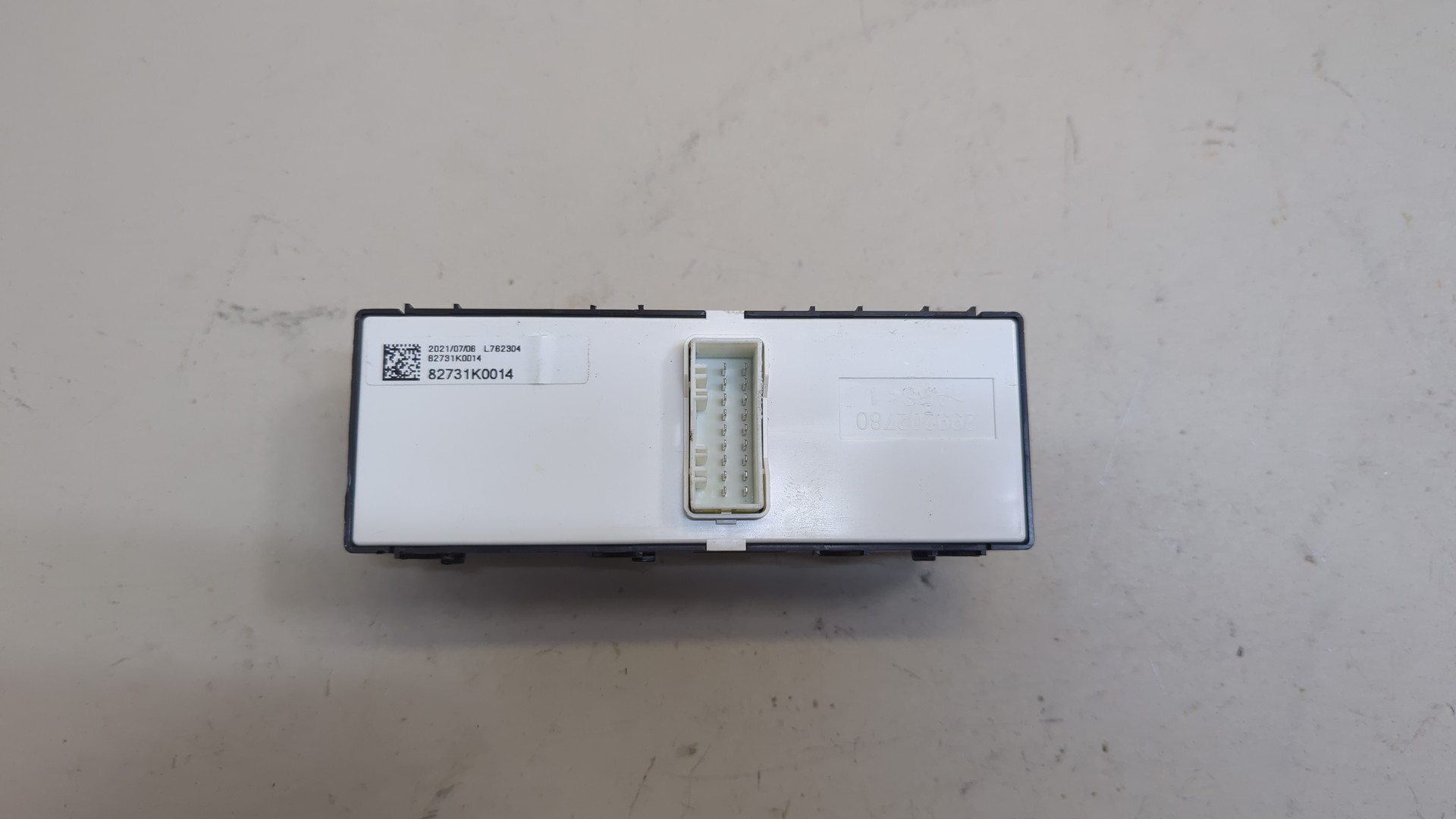 Кнопка стеклоподъемника