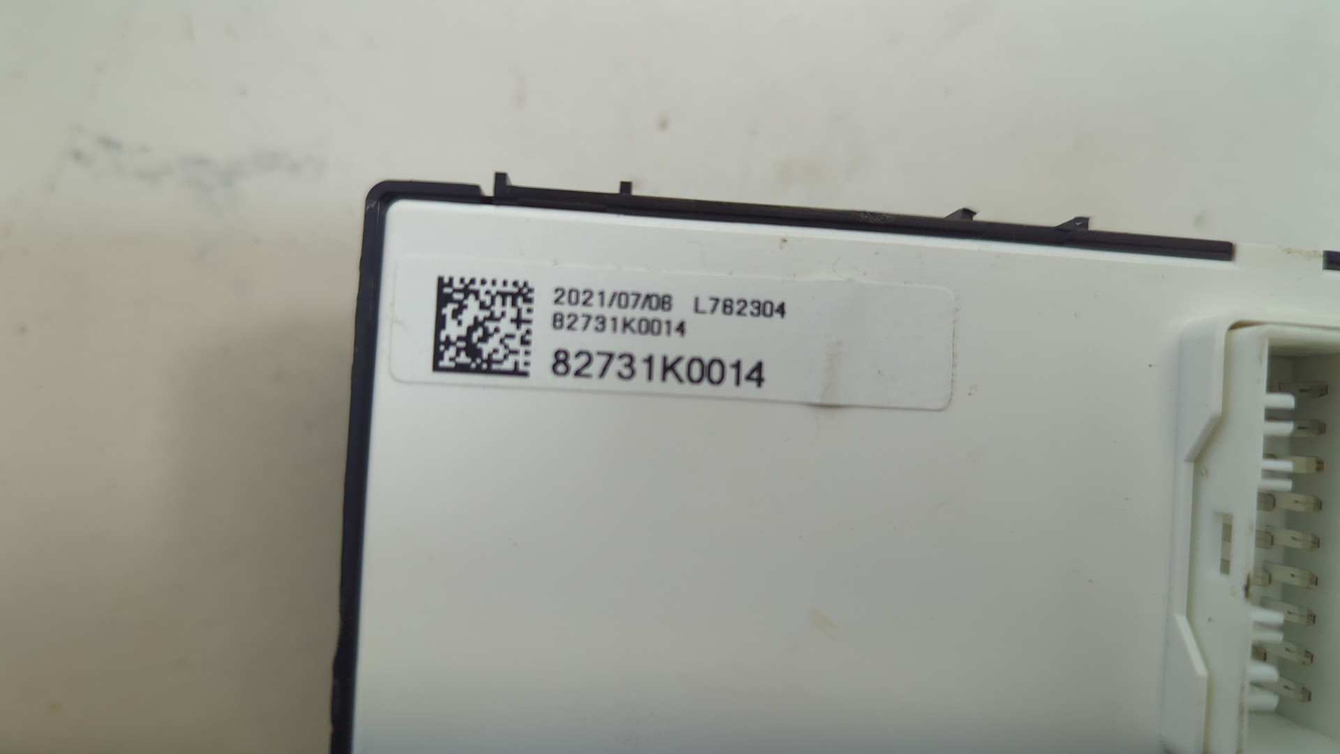 Кнопка стеклоподъемника