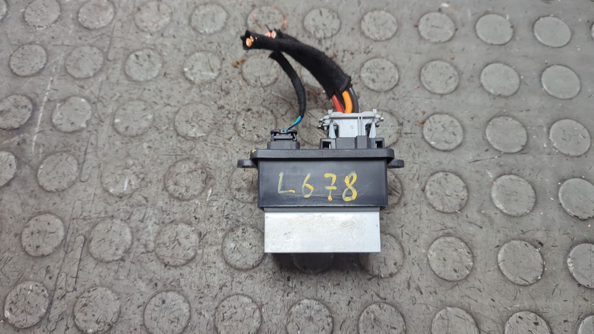 Резистор отопителя