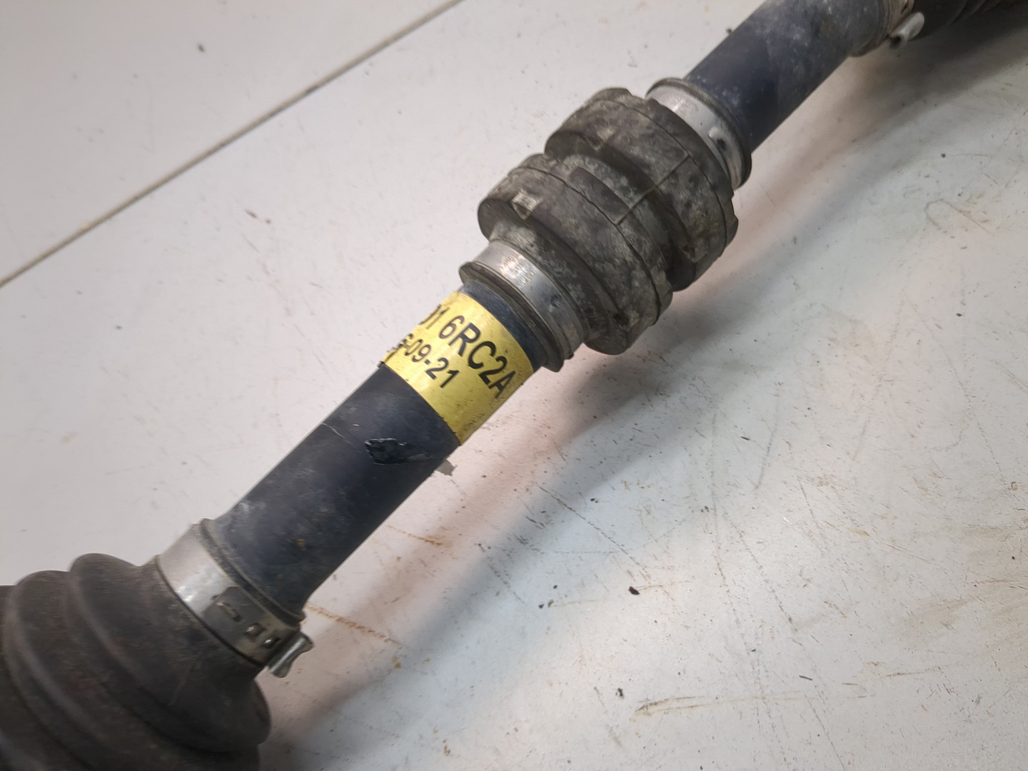 Полуось передняя левая